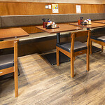 宮元製麺 - テーブル席１