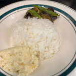 カレー魂 デストロイヤー - 辛さ50からのサービスポテサラ