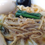 純手打ち だるま - 胡椒の効いた細切りメンマとほうれん草