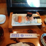 鶴寿司 - 寿司ランチ700円