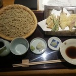 志趣饗粋 蕎麦 鷲ひら - 白鱚の天せいろ（野菜の天婦羅は通常4点盛りです）