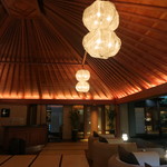 Bettei Otozure - アジアンな屋根が立派な玄関。