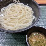 Hanamaru Udon - 釜揚げうどんの中