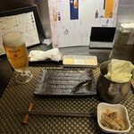 Kushiage Maro - お通しのキャベツと小鉢