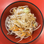 家系総本山 吉村家 - 野菜畑