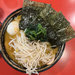 家系総本山 吉村家 - 中盛チャーシューもやしくずれ玉子