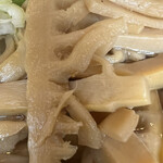 ぼけぼうし - 肉うどん　のたけのこ（シナチク？）のアップ