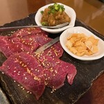 La Carne - 赤身ロース　おろしポン酢　フライドガーリック