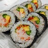ヨシヅヤ - たっぷりカニカマ入りサラダ太巻430円