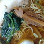 いこい食堂 - ほうれん草とメンマもしったり入ってなす。