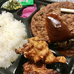 お弁当とれびあーん - ハンバーグと唐揚げ