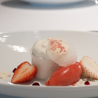 オトワ レストラン - ウフ・ア・ラ・ネージュの再構築