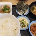 松屋 - 牛小鉢定食納豆ごはん特盛 380円