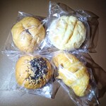 ベーカリー 柳月堂 - 料理写真:購入4種類
