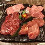 焼肉・しゃぶしゃぶ 肉の鶴々亭 - 