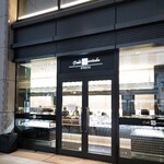 トシ・ヨロイヅカ 東京 - 