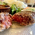 Taverna Hamburg - 中はレアというかほぼ生！！