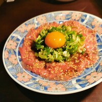 焼肉 にくだらけ - 田村牛のとろける炙りユッケ