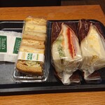 タリーズコーヒー - サンドイッチで腹ごなし