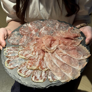 ELLE HALL Dining Sakae_1