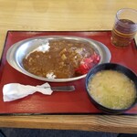 札幌白石食堂 - カレーライス 650円とお味噌汁 130円