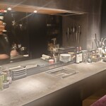 北海道焼肉 北うし - 個室だけでなく、カウンターもありました。