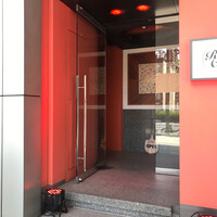 Robin Club 表参道 - 入り口