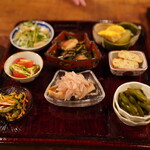 台所ようは/とんかつようは - おばんざい盛り合わせ