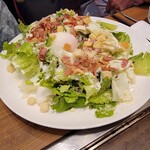 Kinta - カリカリベーコンのシーザーサラダ