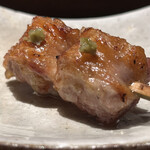 炭焼 おかげさん - 高坂鶏皮付きせせり