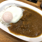 シンセリティ - カレー大、目玉焼きトッピング