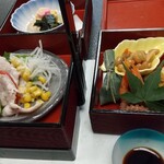 花のいえ - 三段重　大豆煮物が美味しい　お麩煮付けも