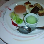 志喜亭 - デザートの桃のババロアが美味しかった