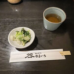 とんかつ やまいち - お新香とお茶