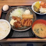 まぐろユッケ丼と定食 三崎屋 - 料理写真: