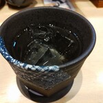 Kaitenzushi Honjin - ロック酒の上善如水(じょうぜんみずのごとし)。