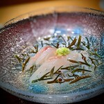 Isoda - 明石のアコウ　三田の天然蓴菜　煎り酒で。・　見て美しく、食べて美味しく、日本料理の真骨頂と感じました。