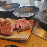 ニュー松坂 新宿店 - ハンバーグ、ヒレ、ロース