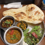 スパイスバザール アチャカナ - カレー2種、ナン