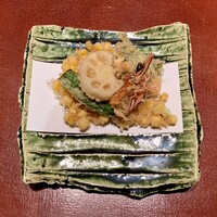 日本料理 丸しま - 時鮭香り揚げ、とうもろこしかき揚げ、蓮根、青唐、海老