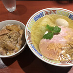 Ra-Men Chikuma - 鶏そば白醤油＋味玉（1,100円）、肉めし・普通サイズ（380円）