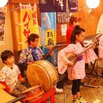 遊食家 ゆがふ - 石嶺ファミリーによる三味線生ライブ!!大盛況で大盛り上がり♪