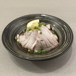 鰤魚霜橘子醬汁