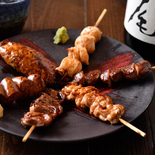 Recommended item is [Yakitori (grilled chicken skewers)]☆Enjoy fresh charcoal-grilled Kirishima chicken♪