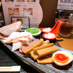 神楽 海老で鯛を釣る麺堂 - 