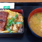 Gohan Dokoro Katsu An - うなかつ重(熟成ロース) 並ロースかつ丼 + うなぎ1枚 ¥1,360 豚汁変更  + 110円