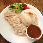 タイ国専門食堂 - カオマンガイ
            アローイ♡