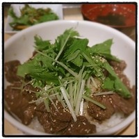 赤身焼肉 かるびあーの 新橋店 - 焼肉丼(岩手の短角牛)