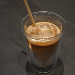 Swell Coffee Roasters lab - カフェラテ(Ice)@税込650円