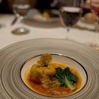 ラ・プロヴァンス - 前菜２。 白子のベニエ。 白子は揚げると淡白になっちゃうのでちょっと残念でしたが、このソースに使ってあるブイヨンとガレットの欠片、持ち帰りたいくらい美味しかった。